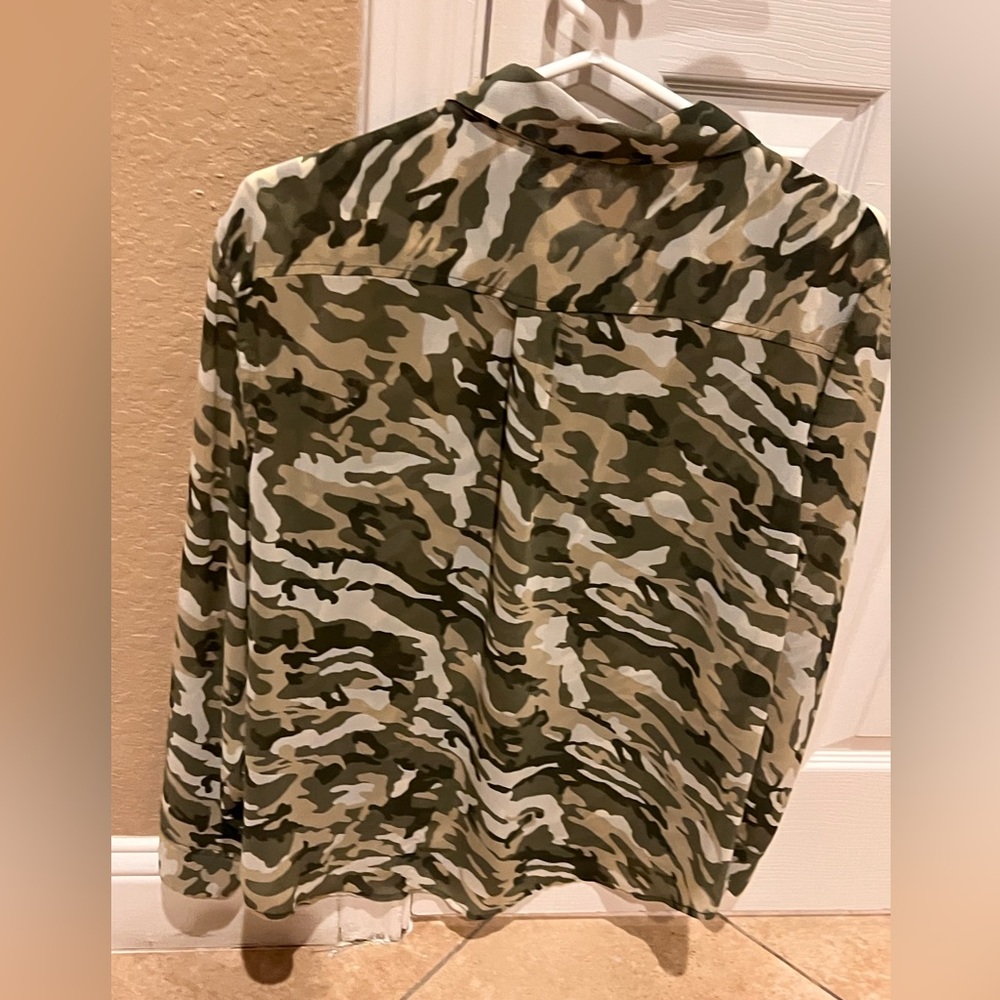Women’s Camouflage Button-Up Shirt -sheer - Green Camo